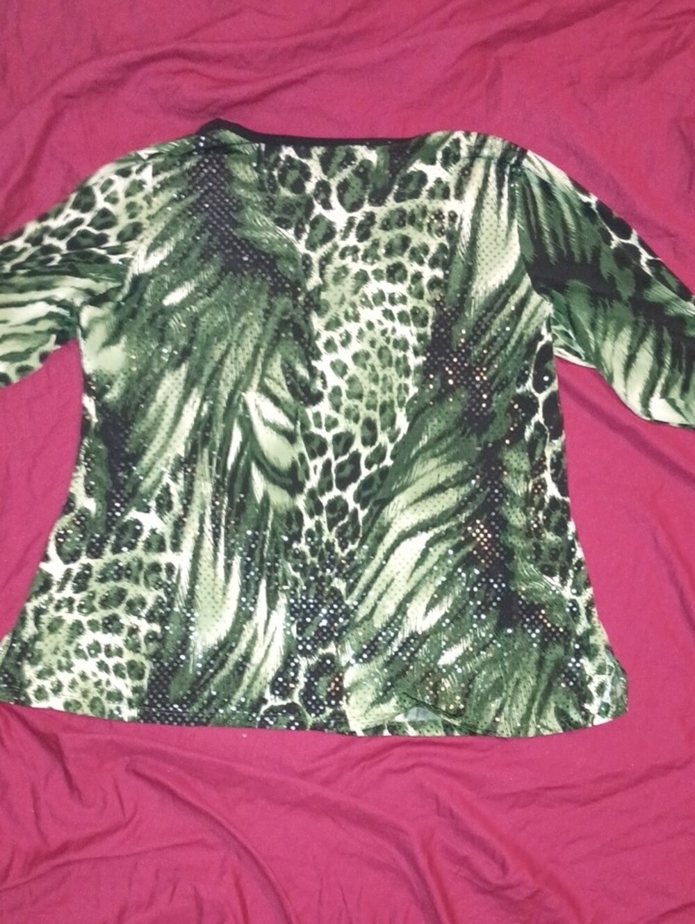 Susan Graver Green Animal-Print V-Neck Long Sleeve Top With Sequins Woman's XL - Picture 9 of 10